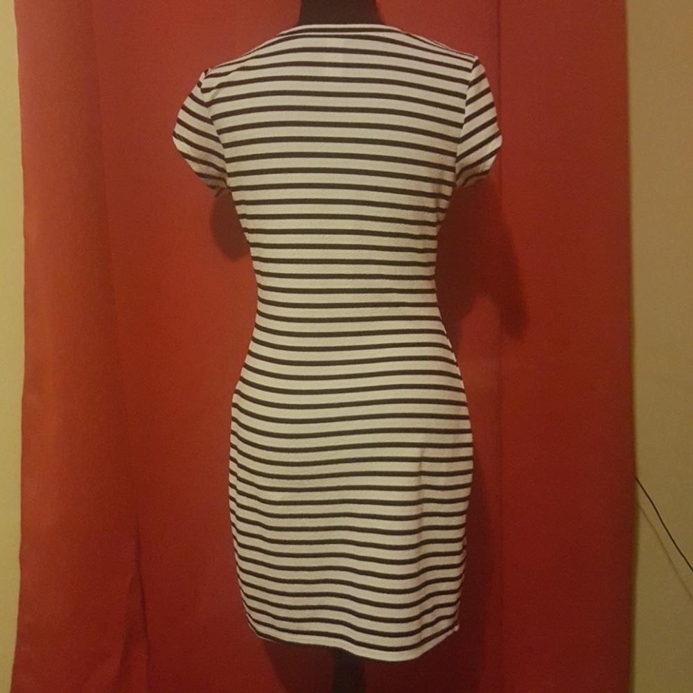 No Boundaries M (7-9) spring/summer dress - Picture 4 of 6